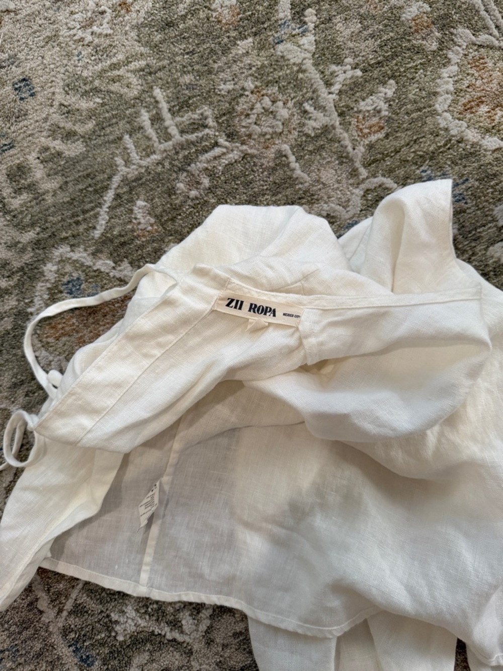 Zii Ropa Linen White Top with Delicate Texture - Picture 5 of 6
